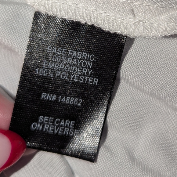 Eyelet Challis Tie-Front Top 4x/26 - Picture 11 of 12